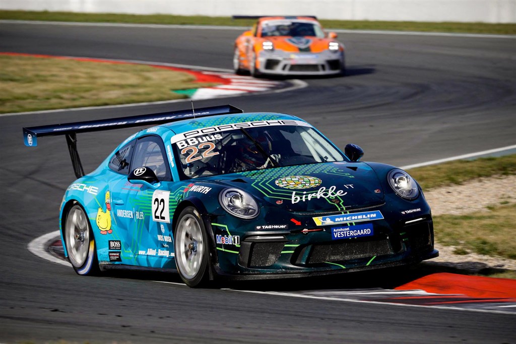 Nikolaj E. Mortensen og Poul Dalsgaard har indgået aftale om SixtyFivers deltagelse i Classic Race Aarhus
(Foto: Classic Race Aarhus)